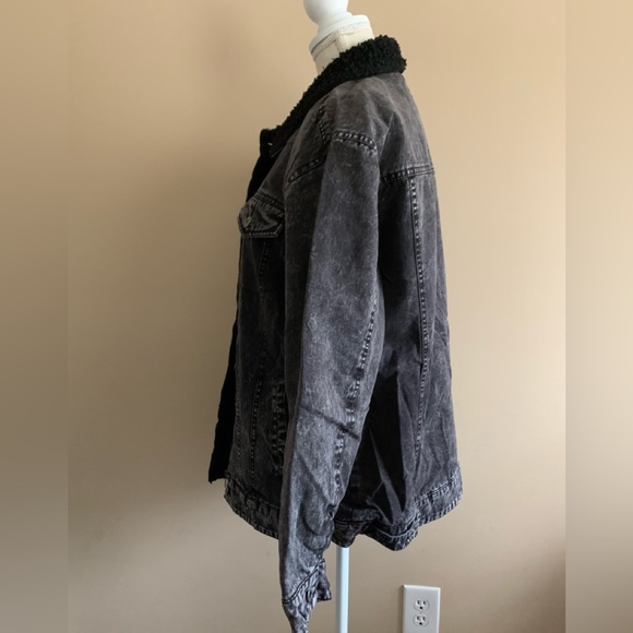 Women’s Levi’s Sherpa Lined Trucker Jacket Denim Jean Coat - Picture 5 of 12